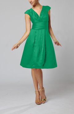 Green Elegant A-line Short Sleeve Taffeta Knee Length Pleated Bridesmaid Dresses