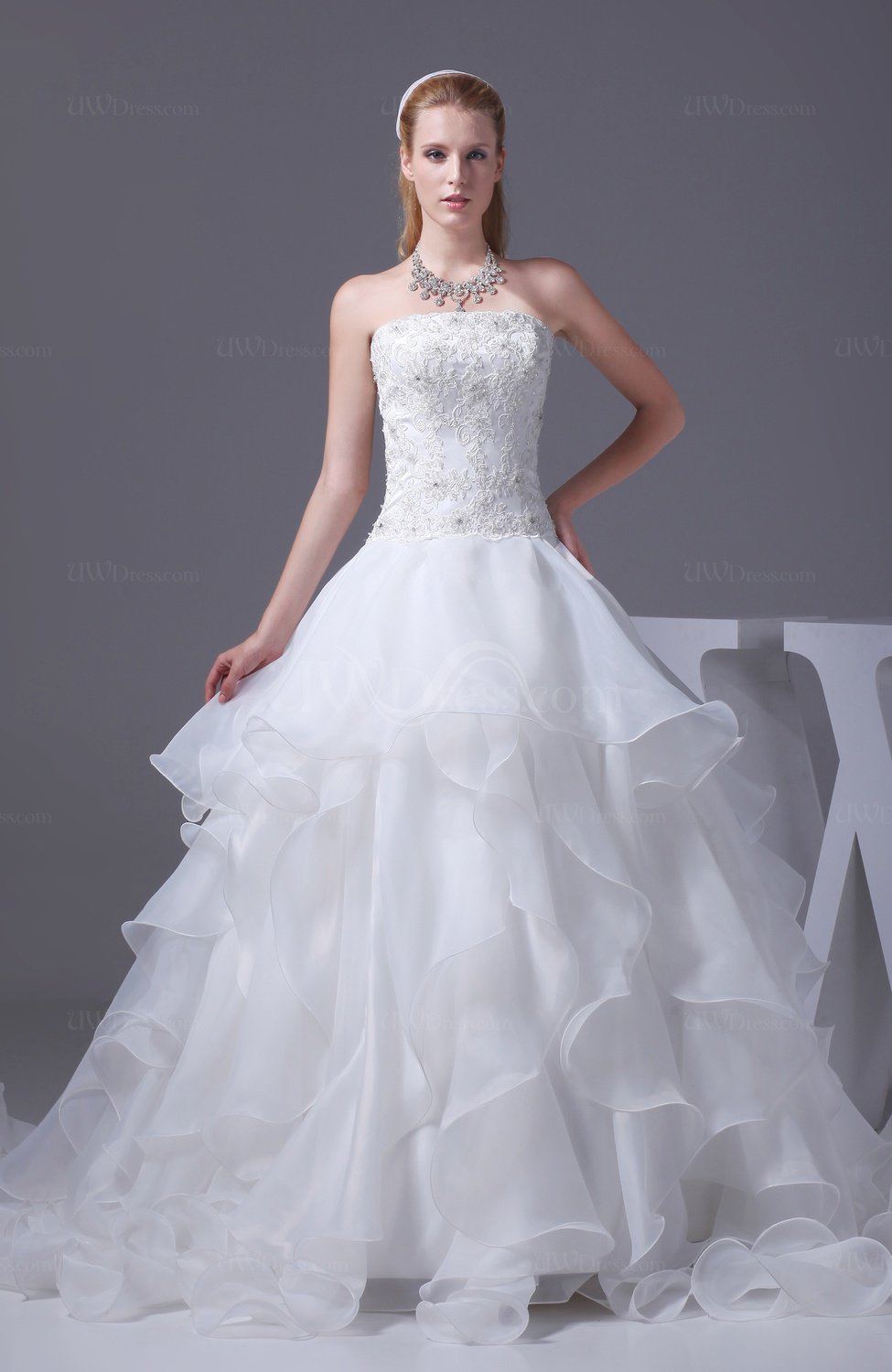 Glamorous Hall Princess Strapless Sleeveless Organza Bridal Gowns ...