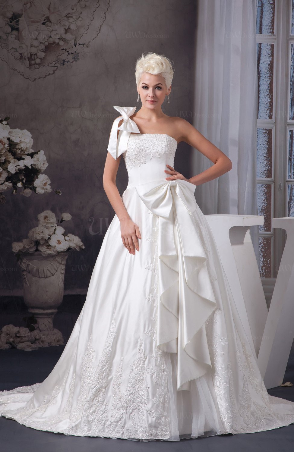White Allure Bridal Gowns Luxury  Disney Princess Expensive 