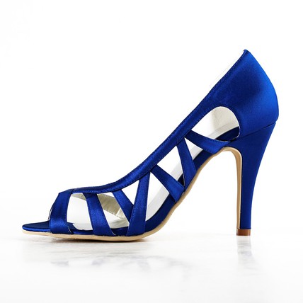 side cut out pumps